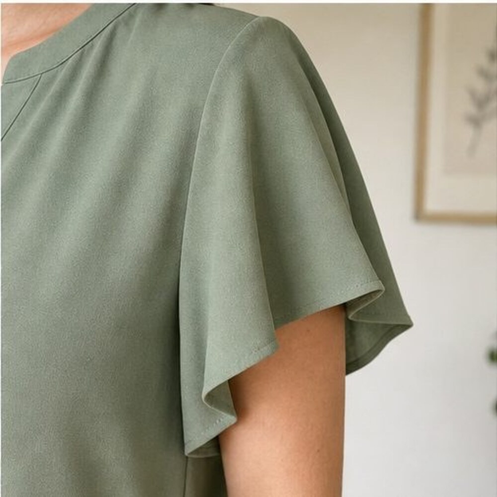 Sage V Neck Top - Picture 5 of 6